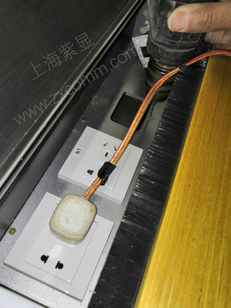 HDMI 多媒体桌插安装